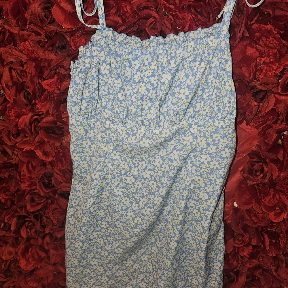 Forever 21 NWOT Women's Sky Blue Floral Dress Size Medium